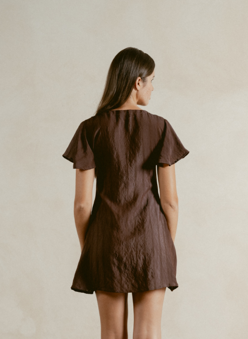 233 233